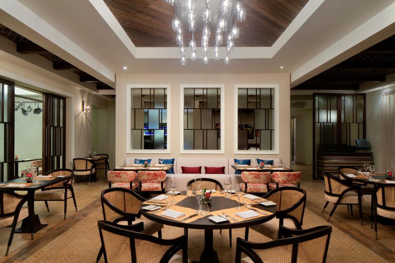Vogo Abu Dhabi Golf Resort & Spa Formerly The Westin Abu Dhabi Golf Resort & Spa Εξωτερικό φωτογραφία The restaurant