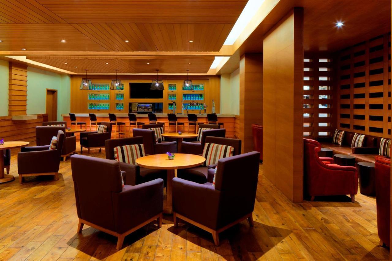 Vogo Abu Dhabi Golf Resort & Spa Formerly The Westin Abu Dhabi Golf Resort & Spa Εξωτερικό φωτογραφία The lounge at the airport
