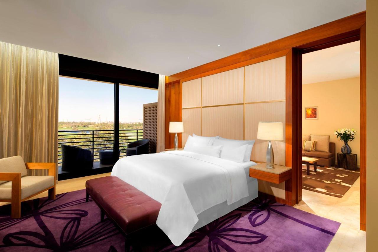 Vogo Abu Dhabi Golf Resort & Spa Formerly The Westin Abu Dhabi Golf Resort & Spa Εξωτερικό φωτογραφία A bedroom at the W Abu Dhabi - Yas Island